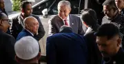 Mahkamah Tangguh Keputusan Permohonan Zahid Bebas Kes Yayasan Akalbudi