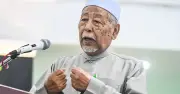 Mursyidul Am PAS Hashim Jasin Masih di ICU, Namun Keadaan Semakin Membaik