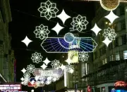 Paparan Cahaya Ramadan Terbesar UK Kembali Menerangi Coventry Street