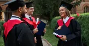 Pekerjaan Graduan UK Jatuh Bawah 10,000 Buat Pertama Kali Sejak 2016