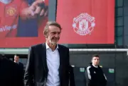 Pemilik Bersama Man United, Jim Ratcliffe, Minta Maaf Atas Kenyataan 'UK Dijajah Imigran'