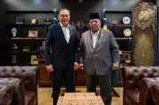 PM Anwar Terima Kunjungan Hormat MB Perlis, Bincang Kerjasama Persekutuan-Negeri