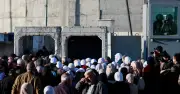 Ribuan Umat Islam Solat Jumaat Pertama Ramadan di Masjid Al-Aqsa Jerusalem