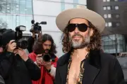 Russell Brand Nafi Tuduhan Rogol dan Serangan Seksual Baharu di Mahkamah London