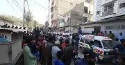 Sekurang-kurangnya 16 Maut dalam Runtuhan Bangunan di Karachi, Pakistan