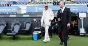 Snoop Dogg Diberi Sambutan Wira dalam Lawatan Pertama ke Swansea