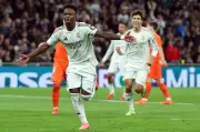 Vinicius Dua Gol, Alexander-Arnold Cemerlang Bawa Real Madrid Puncak La Liga