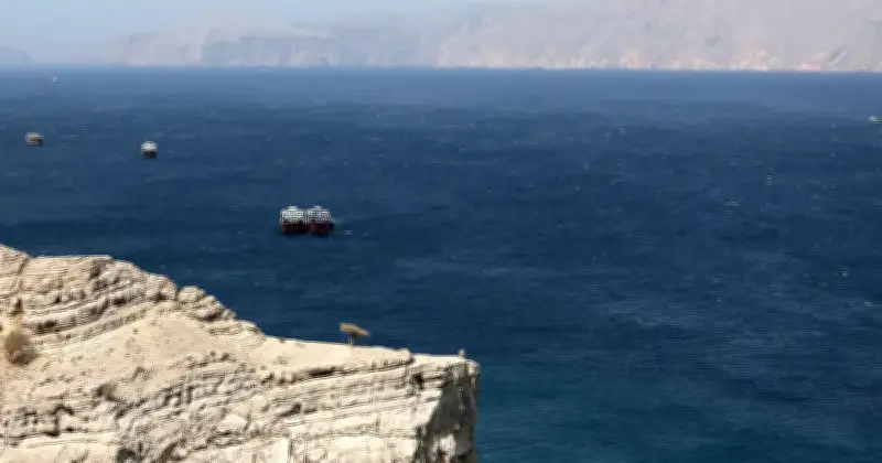 1,900 Kapal Terkandas di Selat Hormuz Akibat Penutupan Laluan Maritim