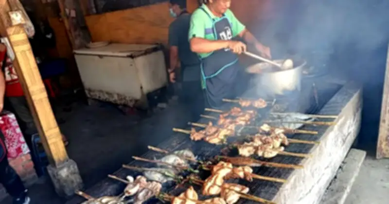 40 Tahun Ayam Percik Kak Jah Tetap Jadi Ikon Ramadan di Pasir Mas