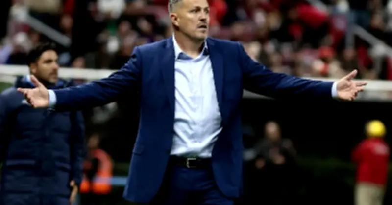 Ajax Lantik Oscar Garcia Gantikan Fred Grim Sebagai Ketua Jurulatih Baharu