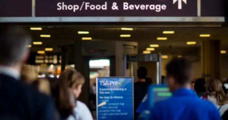 Amerika Syarikat Hantar Agen Imigresen ke Lapangan Terbang Semasa Kekacauan Penutupan Kerajaan