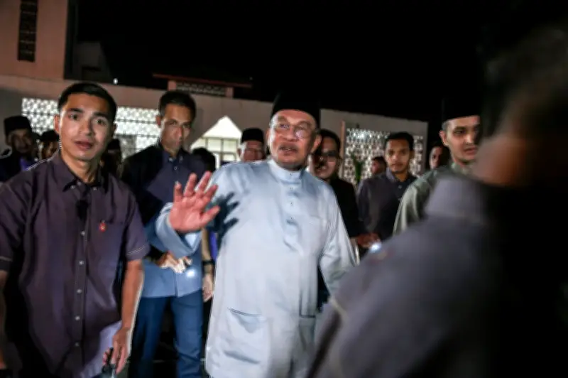 Anwar Lulus RM18 Juta Baiki Bekalan Air, Pendawaian Kem GOF Kulim