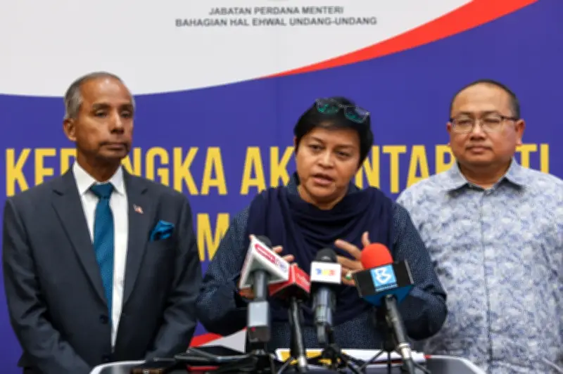 Azalina Akui Defisit Kepercayaan Awam, Usaha Pisah AG-PP Untuk Tingkatkan Akauntabiliti