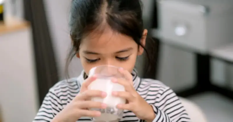 Baucer Susu Lebih Efektif Daripada Subsidi Menyeluruh Tangani Stunting Kanak-Kanak