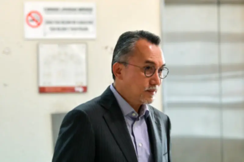 Bekas Pengarah SRC Dedah Pindahan RM42 Juta Kepada Najib Dilakukan Tanpa Pengetahuannya