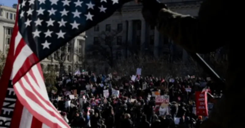 Berjuta-juta Rakyat AS Bakal Banjiri Jalan Raya Bantah Polisi Trump