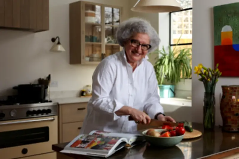 Chef Anissa Helou: Memelihara Warisan Kuliner Lebanon Melalui Buku Masakan Terbaru