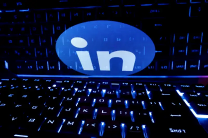 China Guna Profil LinkedIn Palsu untuk Dapatkan Maklumat Sensitif Nato dan EU, Kata Sumber