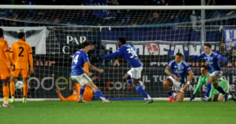 Como Kekal Di Zon Liga Juara-Juara Selepas Kalahkan Roma 10 Pemain