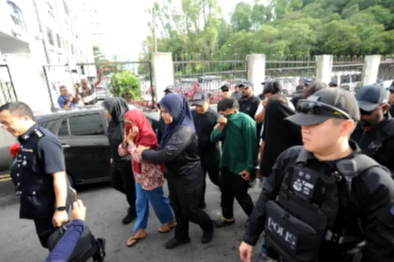 Enam Individu Didakwa Atas Konspirasi Rompakan RM500,000 di Pasir Gudang