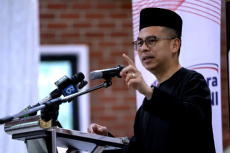Fahmi Arah MCMC Siasat Aplikasi Berkaitan Enam Remaja Disyaki Pengganas