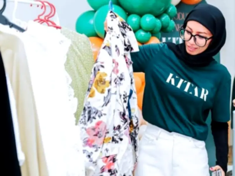 Fesyen Raya Berkitar: Rakyat Malaysia Guna Pakaian Sewa Tanpa Kos Tinggi