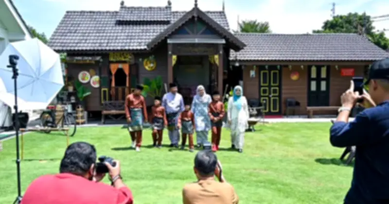 Fotografer Ubah Potret Raya Jadi Talian Hayat Rawatan Perubatan Anak-Anak