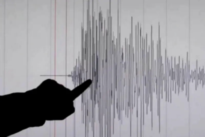 Gempa Bumi 6.1 Magnitud Gegar Sumatera, Penduduk Lari Keluar Rumah
