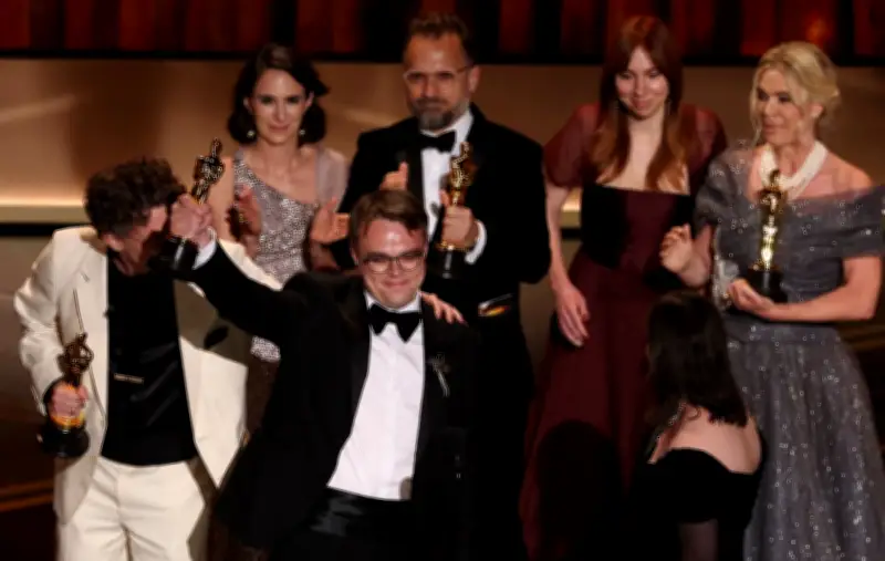 Guru Rusia Cipta Sejarah Oscar Dengan Filem Anti-Kremlin 'Mr Nobody Against Putin'