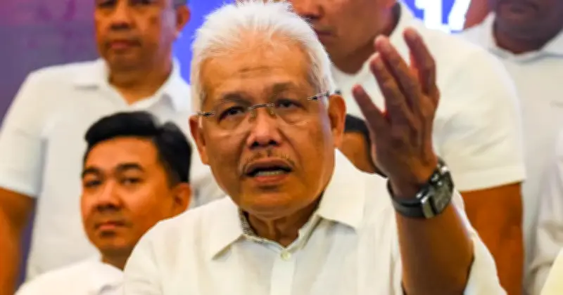 Hamzah Zainudin 90% Sah Akan Ambil Alih Kepimpinan Parti Keluarga Malaysia