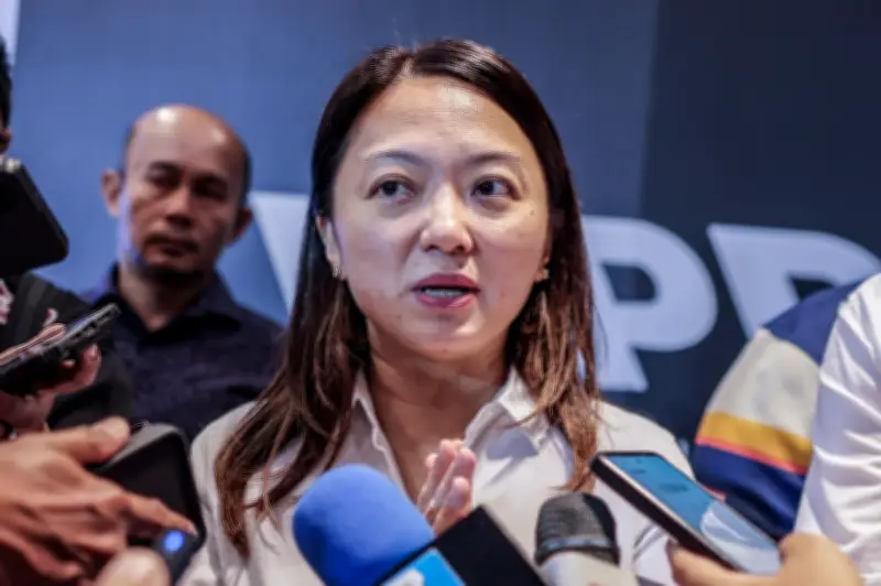 Hannah Yeoh Arah Pasang Lebih CCTV di KLCC untuk Hapuskan 'Photo Touts'