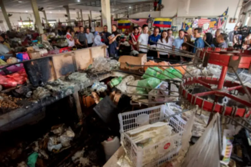 Hannah Yeoh Serah Bantuan RM10,000, Diskaun Sewa Kepada Peniaga Labuan Terjejas Kebakaran