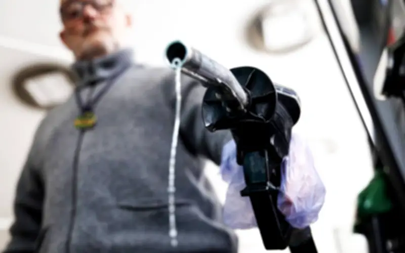 Harga Minyak AS Mencecah AS$4 Seliter Akibat Kekangan Bekalan Perang Iran