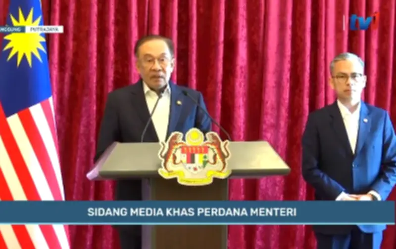 Harga Minyak Global Melonjak, RON95 Kekal RM1.99 - Bekalan Minyak Malaysia Terjamin Hingga Mei