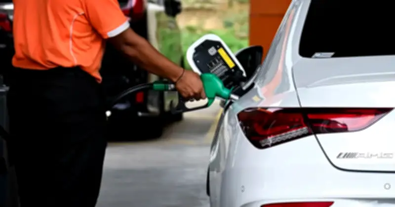 Harga RON97 Naik 60 Sen, Diesel di Semenanjung Malaysia Naik 80 Sen