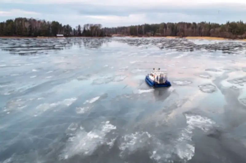 Hovercraft Ganti Feri Bawa Murid Sekolah di Kepulauan Finland Diliputi Ais Tebal