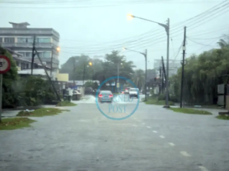 Hujan Lebat Pagi Ini Banjirkan Beberapa Kawasan di Kuching, Sarawak