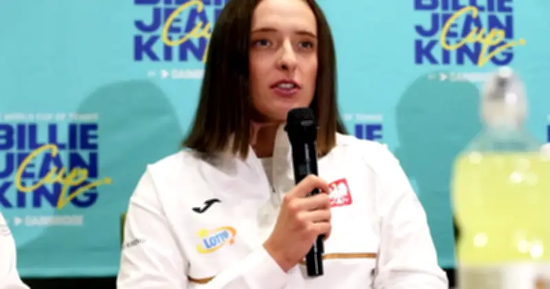 Iga Swiatek Berpisah dengan Jurulatih Wim Fissette Selepas Tersingkir Awal di Miami