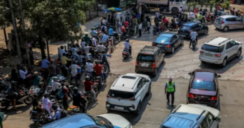 India Kurangkan Cukai Petrol dan Diesel Ekoran Lonjakan Harga Minyak Global