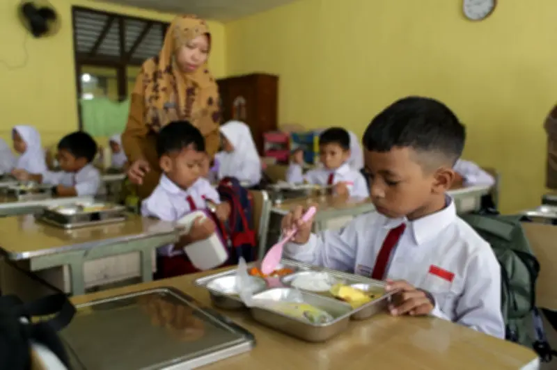 Indonesia Jimat RM9 Bilion dengan Kurangkan Hari Makan Percuma untuk Murid Sekolah