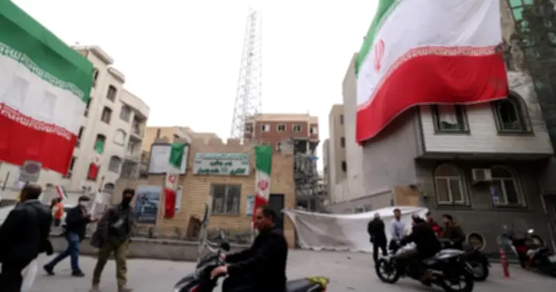 Iran Beri Amaran Perang Lebih Luas Sementara Trump Minta Sekutu Teman Kapal