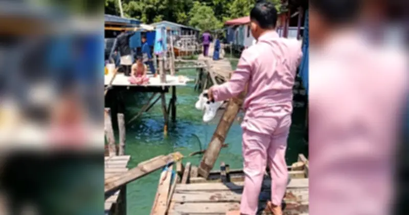 Jambatan Pulau Gaya Runtuh, Pengunjung Raya Jatuh ke Laut