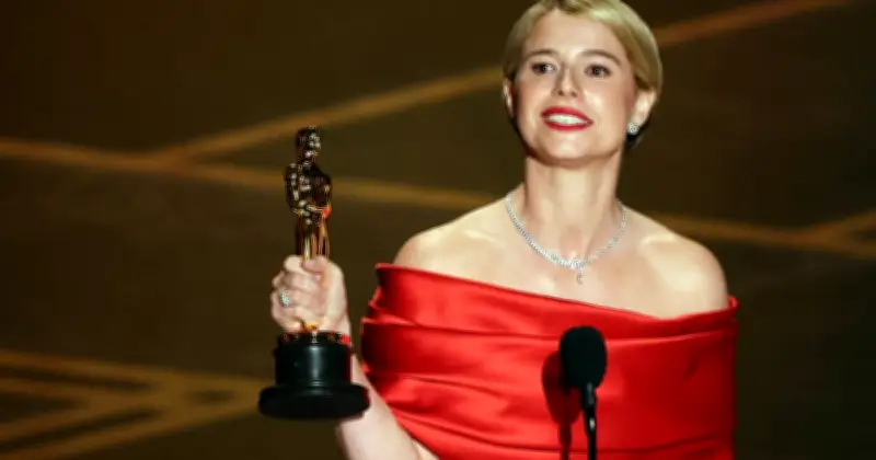 Jessie Buckley Menang Oscar Pertama Lakonan Isteri Shakespeare Dalam 'Hamnet'