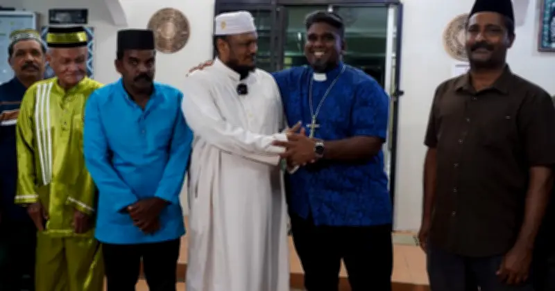 Keharmonian Agama Seabad Di Bukit Rotan: Kisah Empat Rumah Ibadat Bersebelahan