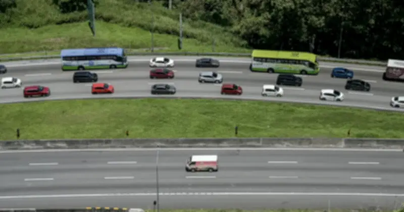 Kesesakan Lalu Lintas Melanda Lebuh Raya Utama Selepas Cuti Sekolah dan Hari Raya Aidilfitri