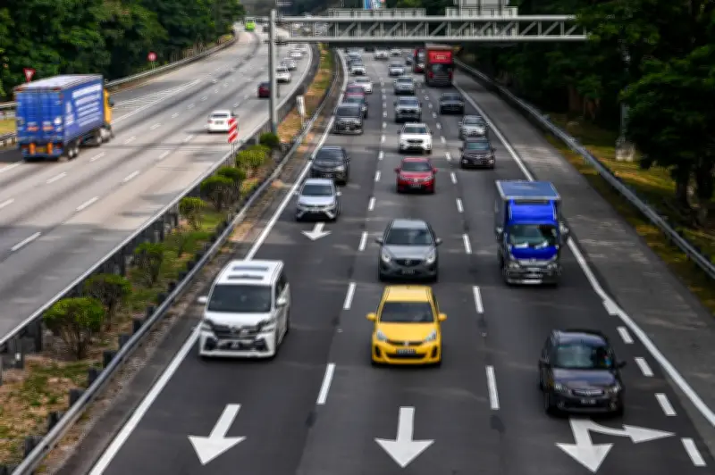 Kesesakan Lalu Lintas Meningkat di Lebuhraya Utama Ketika Pengembara Balik Selepas Hari Raya