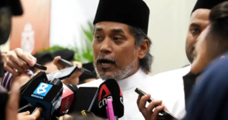 Khairy Jamaluddin Ingin Kembali ke Umno Selepas Jemputan Zahid Hamidi