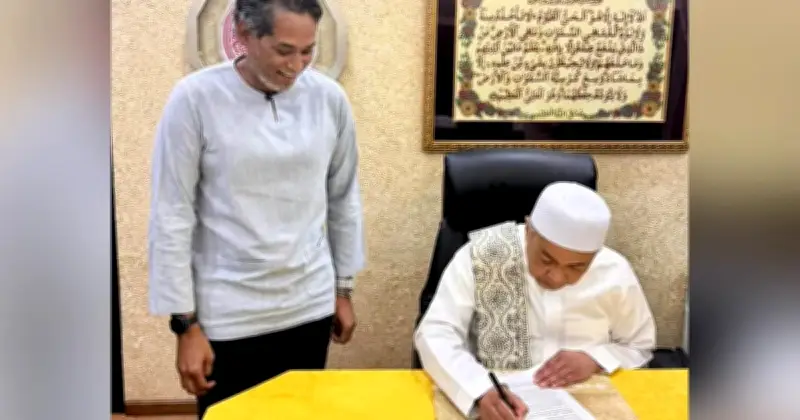 Khairy Jamaluddin Mohon Kembali ke Umno Sebagai 'Anak Kapal Biasa'