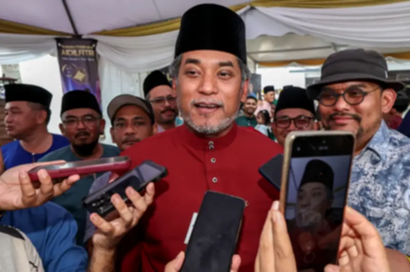 Khairy Jamaluddin Tidak Akan Tuntut Jawatan Jika Kembali Ke Umno
