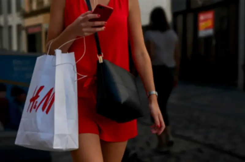 Konflik Timur Tengah Ganggu Rantaian Bekalan Fesyen Cepat, Harga Zara & H&M Boleh Naik
